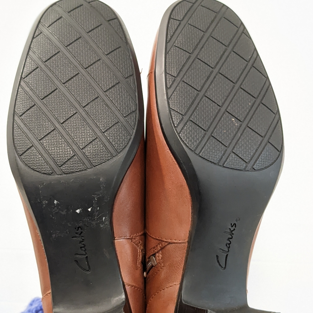 NWOT leather shoes by Clarks - Picture 13 of 16